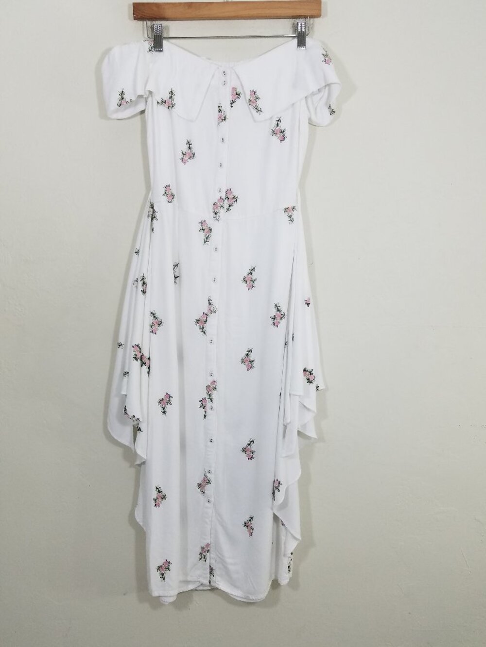 Like New REVOLVE House of Harlow 1960 Off The Shoulder Embroidered Floral Dress